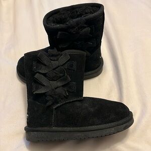 UGG koolaburra Victoria black Short size children 12 new without box
